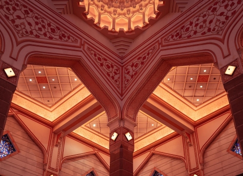 ピンクモスク（プトラモスク）